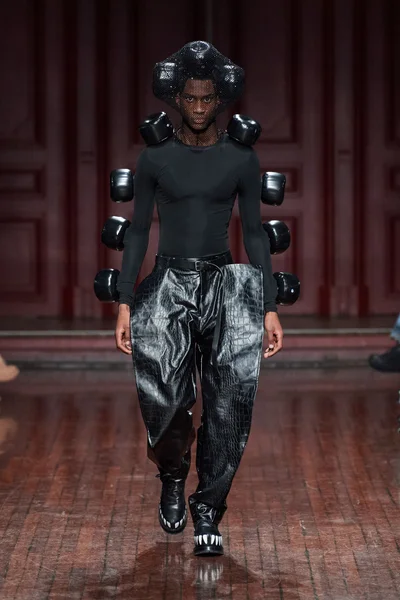 Look 8